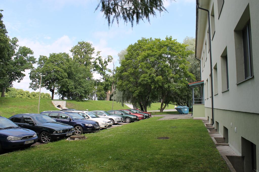 Ohtu Poik 2 City Center Basement Apartment Parnawa Zewnętrze zdjęcie